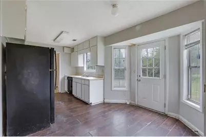 864 Oakhill Court, Stone Mountain, GA 30088 - Photo 6