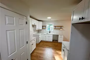 9148 Homewood Dr, Riverdale, GA 30274 - Photo 4