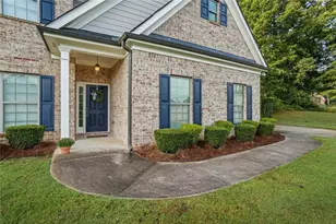 906 Maple Creek Ct, Loganville, GA 30052 - Photo 2