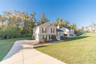 583 Embassy Walk, Winder, GA 30680 - Photo 2