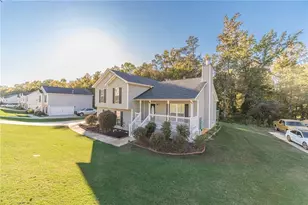 583 Embassy Walk, Winder, GA 30680 - Photo 4