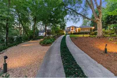 1271 Roxboro Drive NE, Atlanta, GA 30324 - Photo 4