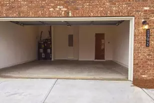 1392 Weatherbrook Cir, Lawrenceville, GA 30043 - Photo 2