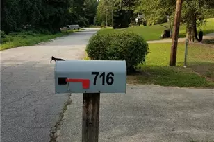 716 W Spring Dr, Douglasville, GA 30134 - Photo 4