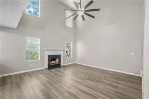 826 Shore Dr, Lithonia, GA 30058 - Photo 10