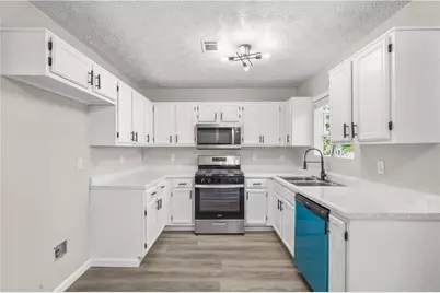 826 Shore Drive, Lithonia, GA 30058 - Photo 16