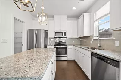 124 Auburn Woods Drive, Auburn, GA 30011 - Photo 14