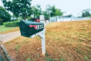 1684 Thornton Pl, Atlanta, GA 30315 - Photo 2