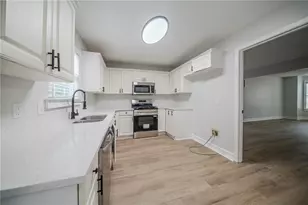 9361 Sweetbriar Cir, Jonesboro, GA 30236 - Photo 8