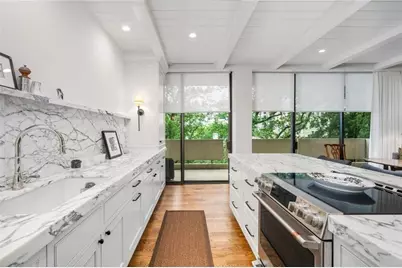 2575 NE Peachtree Road #8D, Atlanta, GA 30305 - Photo 6