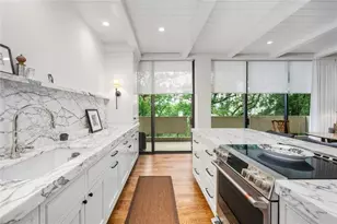 2575 NE Peachtree Rd, Atlanta, GA 30305 - Photo 6