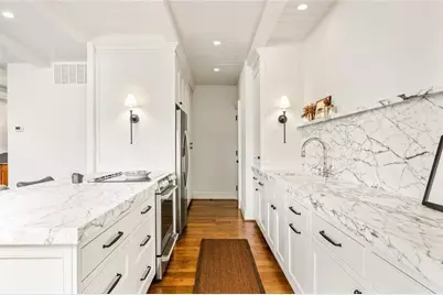 2575 NE Peachtree Road #8D, Atlanta, GA 30305 - Photo 10