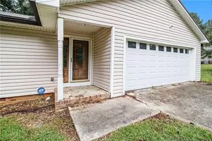 136 Jennifer Ln, Carrollton, GA 30116 - Photo 6