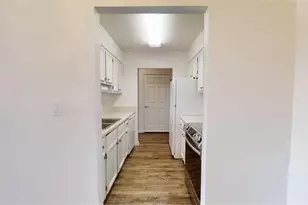 300 Johnson Ferry Road NE, Sandy Springs, GA 30328 - Photo 16