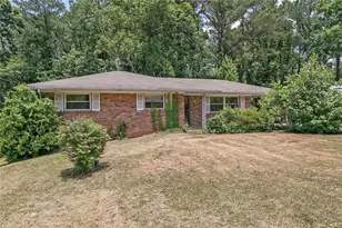 2135 Kilarney Rd, Decatur, GA 30032 - Photo 2