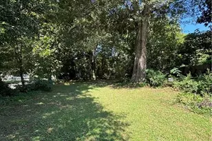 1090 Forest Ave, Stone Mountain, GA 30083 - Photo 12