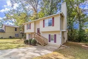 5585 Fairington Pl, Lithonia, GA 30038 - Photo 2