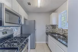 5585 Fairington Pl, Lithonia, GA 30038 - Photo 10