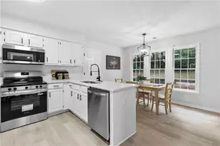 1368 Christiana Dr, Lawrenceville, GA 30043 - Photo 16