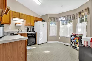 7350 Earls Ct, Douglasville, GA 30134 - Photo 4