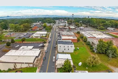 228 N Main Street, Cornelia, GA 30531 - Photo 10