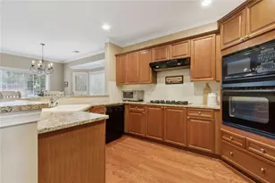 5000 Lexington Dr, Roswell, GA 30075 - Photo 12