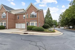 5000 Lexington Dr, Roswell, GA 30075 - Photo 2