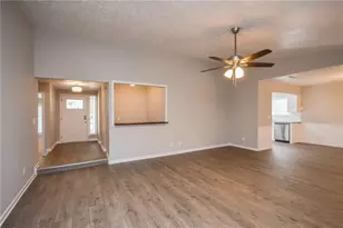 3240 Trotters Walk Cir, Snellville, GA 30078 - Photo 4