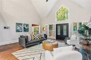1472 Lachona Ct NE, Atlanta, GA 30329 - Photo 6