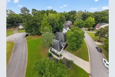 5720 Emerald Falls Way, Sugar Hill, GA 30518 - Photo 4