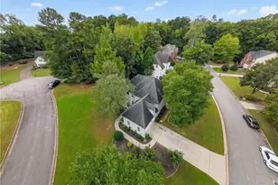 5720 Emerald Falls Way, Sugar Hill, GA 30518 - Photo 4