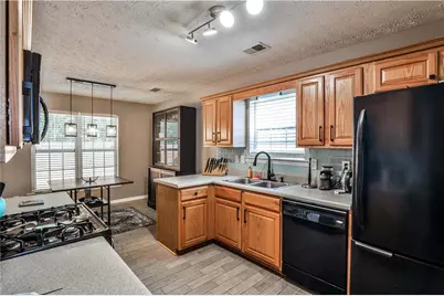 9899 Vista Circle, Union City, GA 30291 - Photo 4