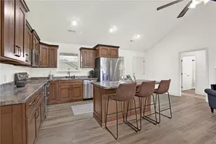 210 Madison Dr SW, Calhoun, GA 30701 - Photo 10