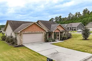 210 Madison Dr SW, Calhoun, GA 30701 - Photo 2