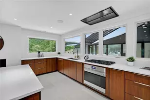 585 Amberidge Trail, Atlanta, GA 30328 - Photo 36