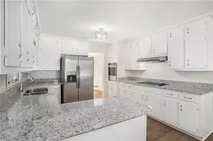 864 Sweet Briar Ln SE, Conyers, GA 30094 - Photo 16