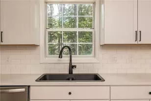 706 Rose Creek Bluff, Woodstock, GA 30189 - Photo 28