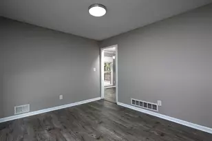 581 Autumn Ln, Marietta, GA 30068 - Photo 8