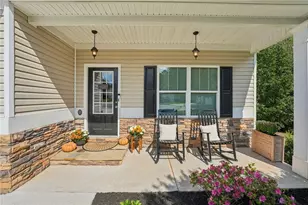 621 Stonehurst Ln, Canton, GA 30114 - Photo 2