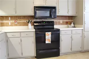 2063 Blackberry Ln, Auburn, GA 30011 - Photo 4