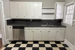 300 Forrest Ave, Gainesville, GA 30501 - Photo 6