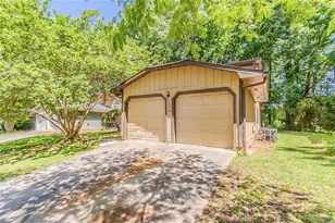 1074 Cherokee Heights, Stone Mountain, GA 30083 - Photo 2