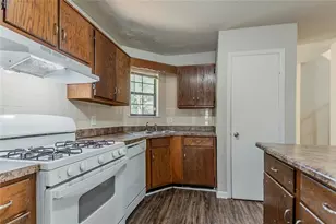 1074 Cherokee Heights, Stone Mountain, GA 30083 - Photo 10