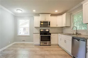 802 San Miguel Dr, Stone Mountain, GA 30083 - Photo 14