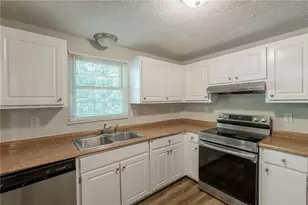 5372 Martins Crossing Rd, Stone Mountain, GA 30088 - Photo 4