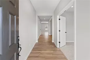 795 Crystal Lk Pkwy, Hoschton, GA 30548 - Photo 8