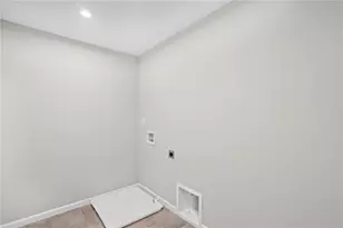 795 Crystal Lk Pkwy, Hoschton, GA 30548 - Photo 30