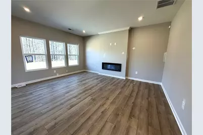 837 Crystal Lake Parkway, Hoschton, GA 30548 - Photo 2