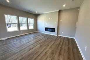 837 Crystal Lk Pkwy, Hoschton, GA 30548 - Photo 2