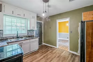 1239 Avonwood Cir SW, Atlanta, GA 30311 - Photo 4